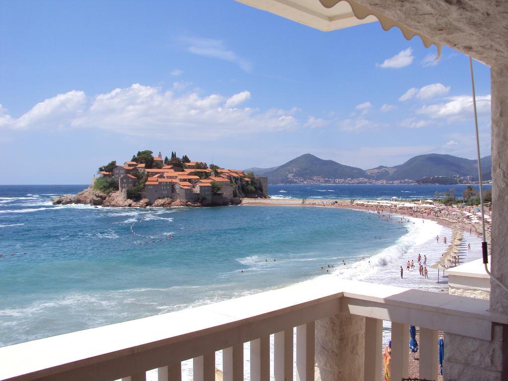 Beachfront First Line View スヴェティ・ステファン 部屋 写真